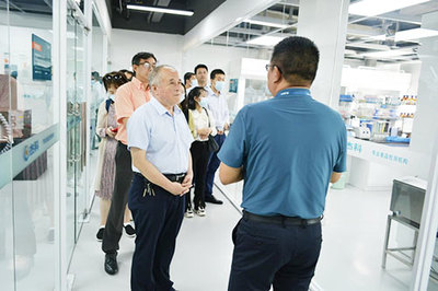 龍大肉食與川菜工業(yè)化技術(shù)研究院車振明教授一行深入座談交流,加速川菜工業(yè)化產(chǎn)品開發(fā)